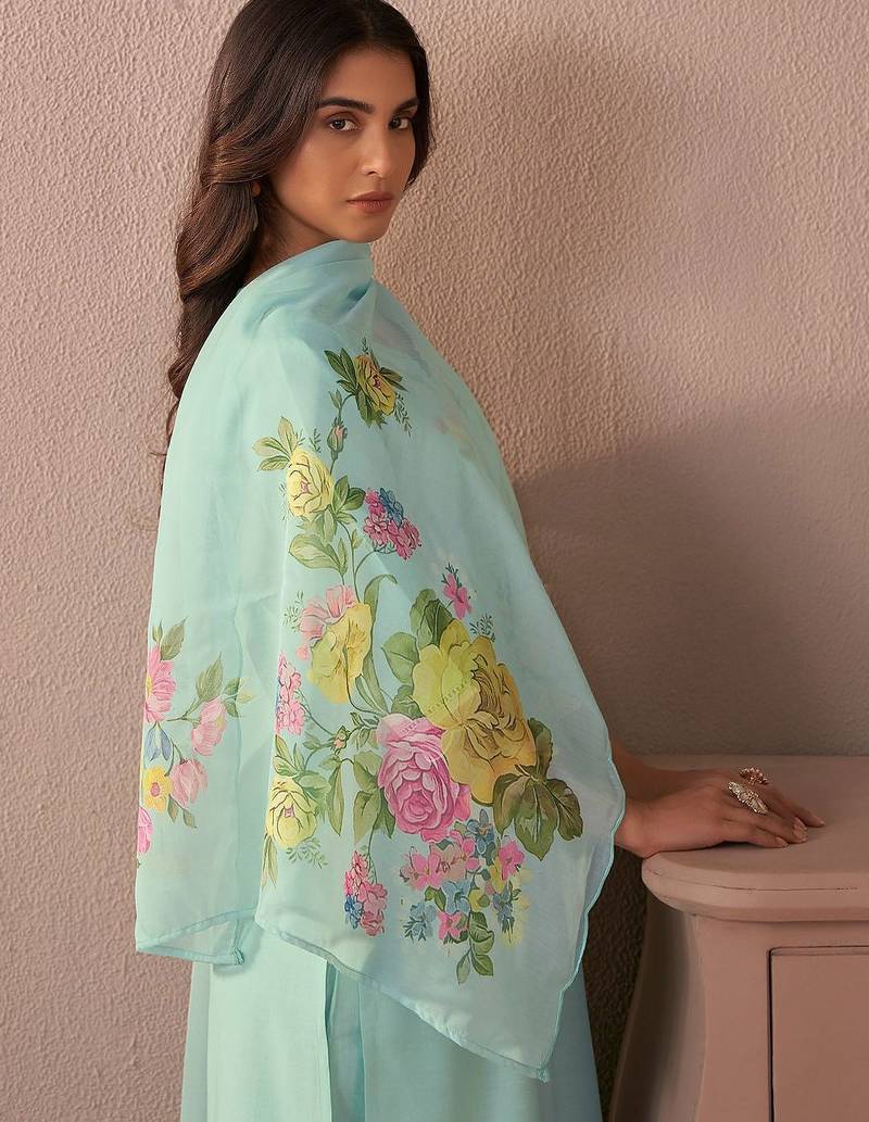 Women Floral Embroidered Regular Thread Work Kurta with Trousers & With Dupatta