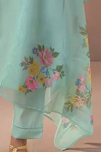 Women Floral Embroidered Regular Thread Work Kurta with Trousers & With Dupatta