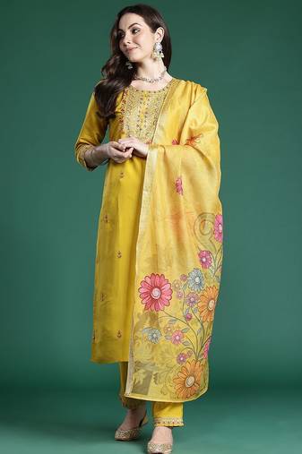 Ethnic Motifs Embroidered Sequinned Kurta with Trousers & With Dupatta