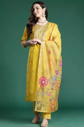 Ethnic Motifs Embroidered Sequinned Kurta with Trousers & With Dupatta