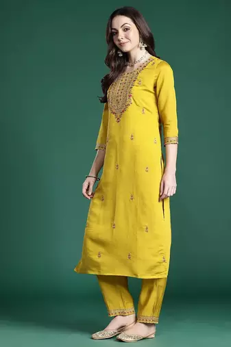 Ethnic Motifs Embroidered Sequinned Kurta with Trousers & With Dupatta