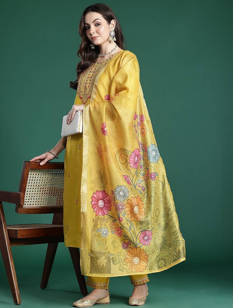 Ethnic Motifs Embroidered Sequinned Kurta with Trousers & With Dupatta