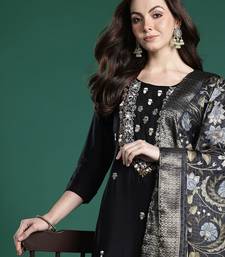 Floral Embroidered Thread Work Kurta with Trousers & With Dupatta