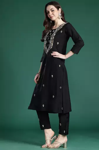 Floral Embroidered Thread Work Kurta with Trousers & With Dupatta