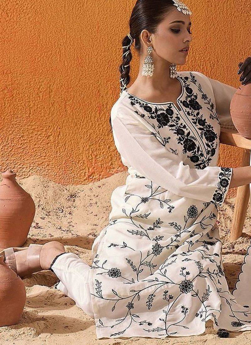 Women Floral Embroidered Regular Thread Work Kurta with Trousers & With Dupatta