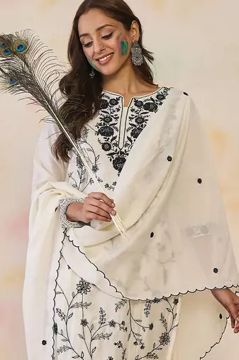 Women Floral Embroidered Regular Thread Work Kurta with Trousers & With Dupatta