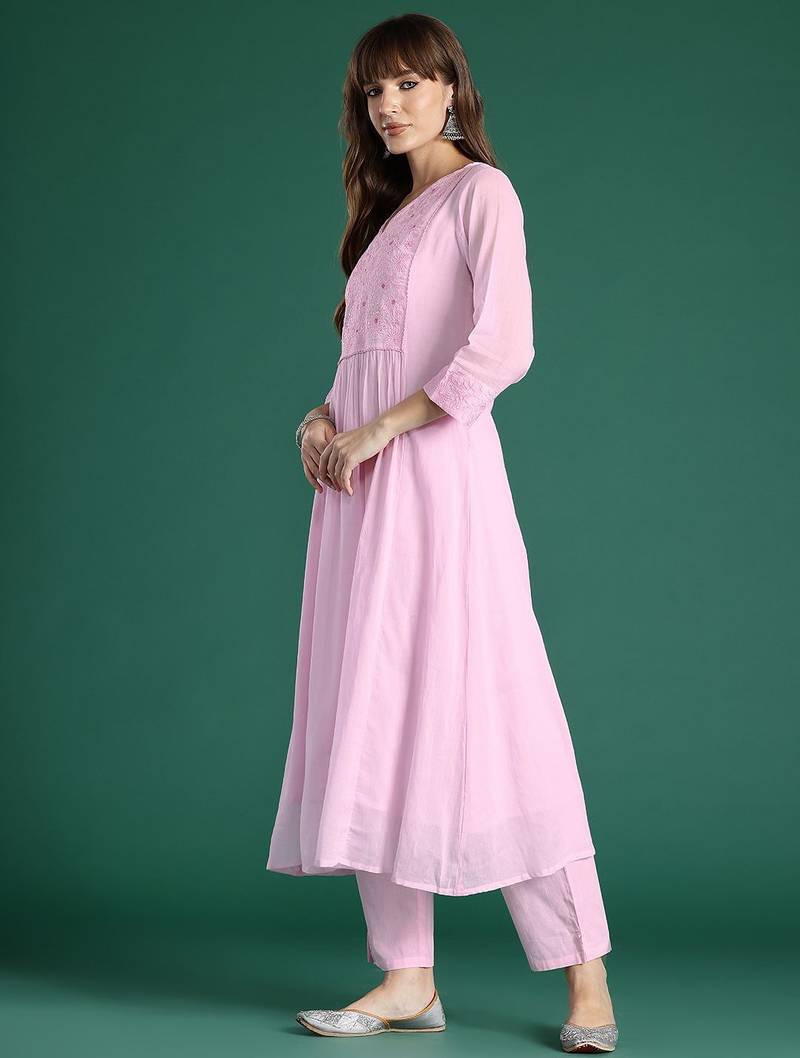 Floral Embroidered Panelled Thread Work Pure Cotton Kurta with Trousers & Dupatta
