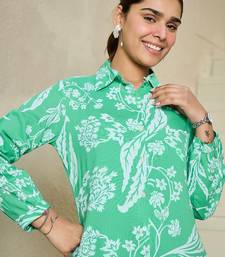 Floral Printed Shirt Collar Kurta With Trousers