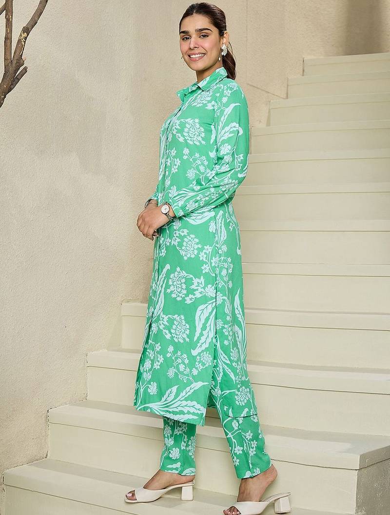 Floral Printed Shirt Collar Kurta With Trousers