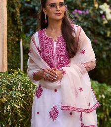 Women Floral Embroidered Regular Thread Work Kurta with Trousers & With Dupatta