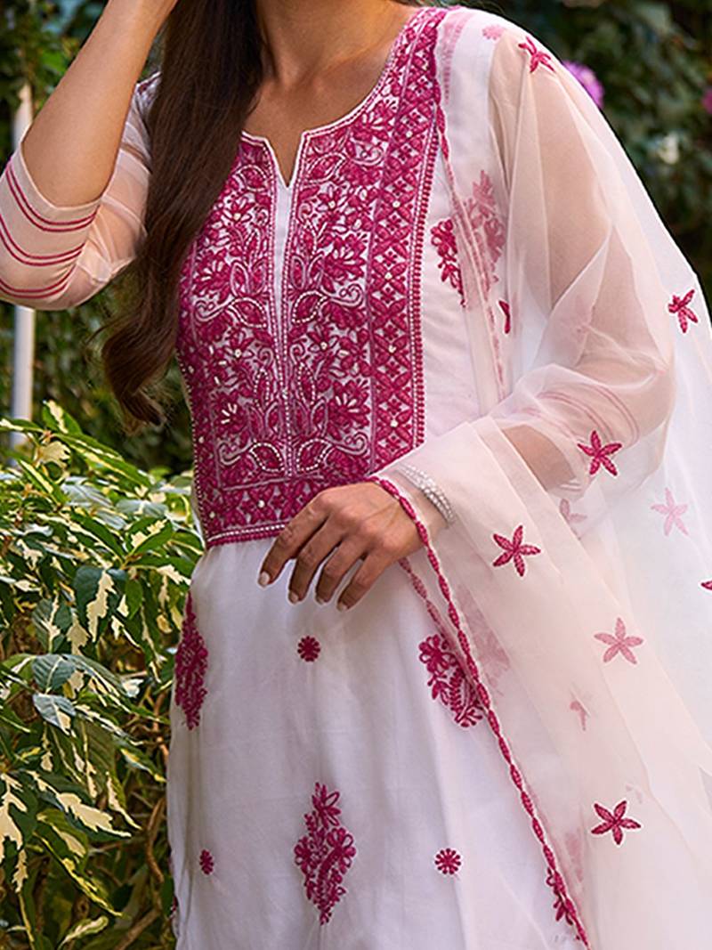 Women Floral Embroidered Regular Thread Work Kurta with Trousers & With Dupatta