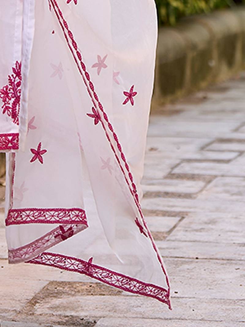 Women Floral Embroidered Regular Thread Work Kurta with Trousers & With Dupatta