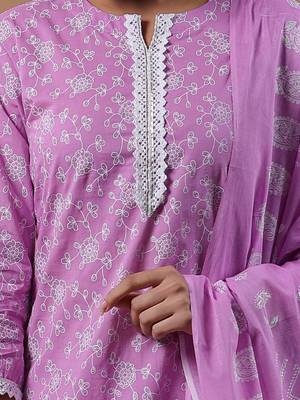 Women Lavender Floral Printed Regular Kurta with Palazzos & With Dupatta 2
