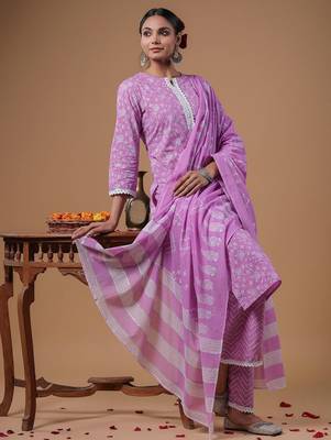 Women Lavender Floral Printed Regular Kurta with Palazzos & With Dupatta 3