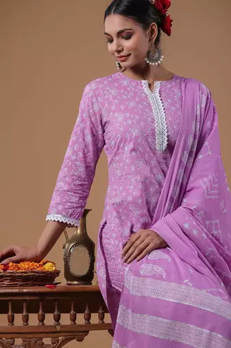Women Lavender Floral Printed Regular Kurta with Palazzos & With Dupatta