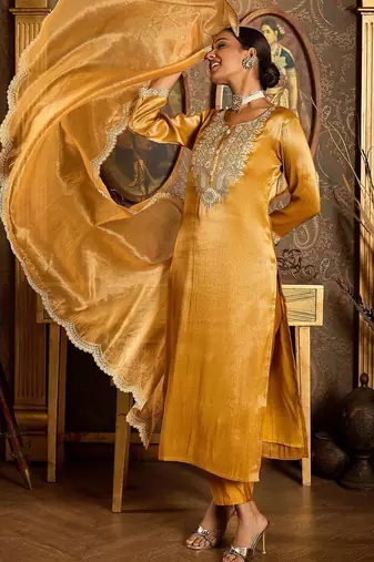 Floral Embroidered Round Neck Regular Liva Kurta With Trouser With Dupatta