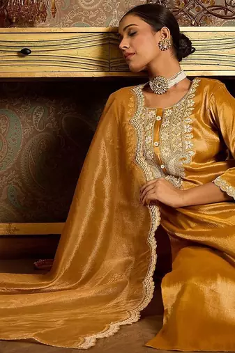 Floral Embroidered Round Neck Regular Liva Kurta With Trouser With Dupatta