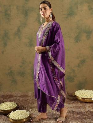 Ethnic Motifs Embroidered Kurta With Trousers & Dupatta 4
