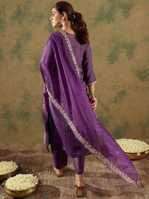Ethnic Motifs Embroidered Kurta With Trousers & Dupatta 5