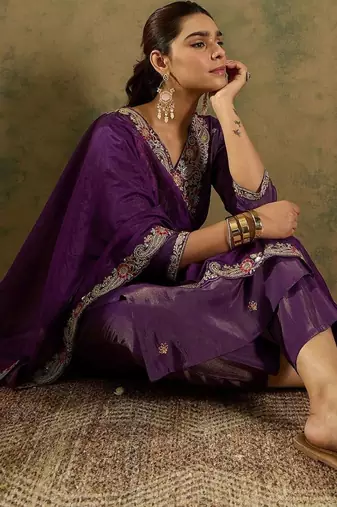 Ethnic Motifs Embroidered Kurta With Trousers & Dupatta