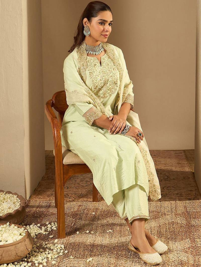 Floral Embroidered Notched Neck Liva Straight Kurta With Trousers & Dupatta