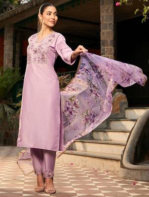 V Neck Ethnic Motifs Embroidered Regular Kurta with Trouser & Dupatta 4