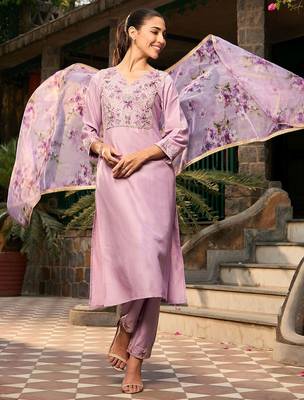 V Neck Ethnic Motifs Embroidered Regular Kurta with Trouser & Dupatta 6
