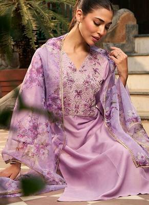 V Neck Ethnic Motifs Embroidered Regular Kurta with Trouser & Dupatta 7