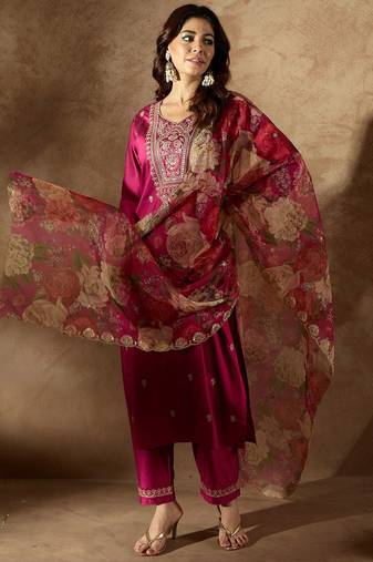 Women Floral Embroidered Regular Kurta with Trousers & With Dupatta