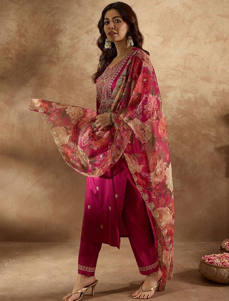 Women Floral Embroidered Regular Kurta with Trousers & With Dupatta