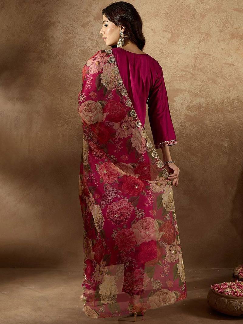 Women Floral Embroidered Regular Kurta with Trousers & With Dupatta