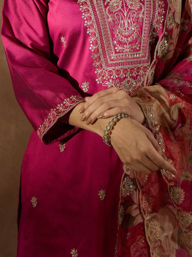 Women Floral Embroidered Regular Kurta with Trousers & With Dupatta