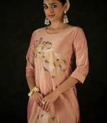 Women Embroidered Regular Thread Work Kurta with Trouser