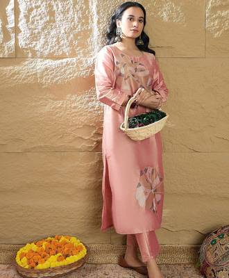 Women Embroidered Regular Thread Work Kurta with Trouser 6