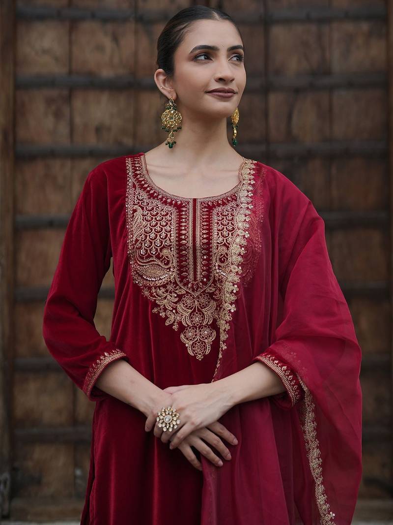 Women Ethnic Motifs Embroidered Regular Velvet Kurta with Trousers & With Dupatta