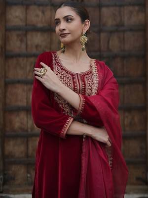 Women Ethnic Motifs Embroidered Regular Velvet Kurta with Trousers & With Dupatta 3