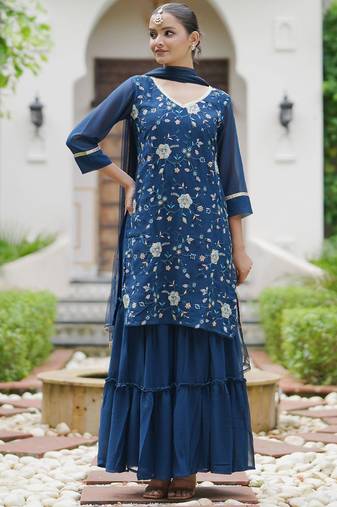 Women Floral Embroidered Regular Sequinned Kurta with Sharara With Dupatta