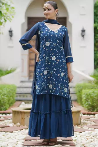 Women Floral Embroidered Regular Sequinned Kurta with Sharara With Dupatta