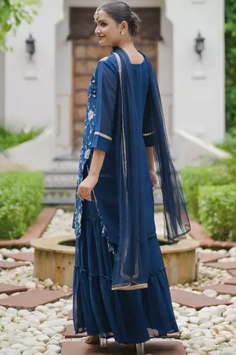 Women Floral Embroidered Regular Sequinned Kurta with Sharara With Dupatta
