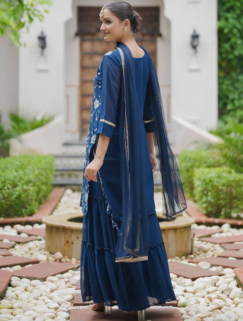 Women Floral Embroidered Regular Sequinned Kurta with Sharara With Dupatta