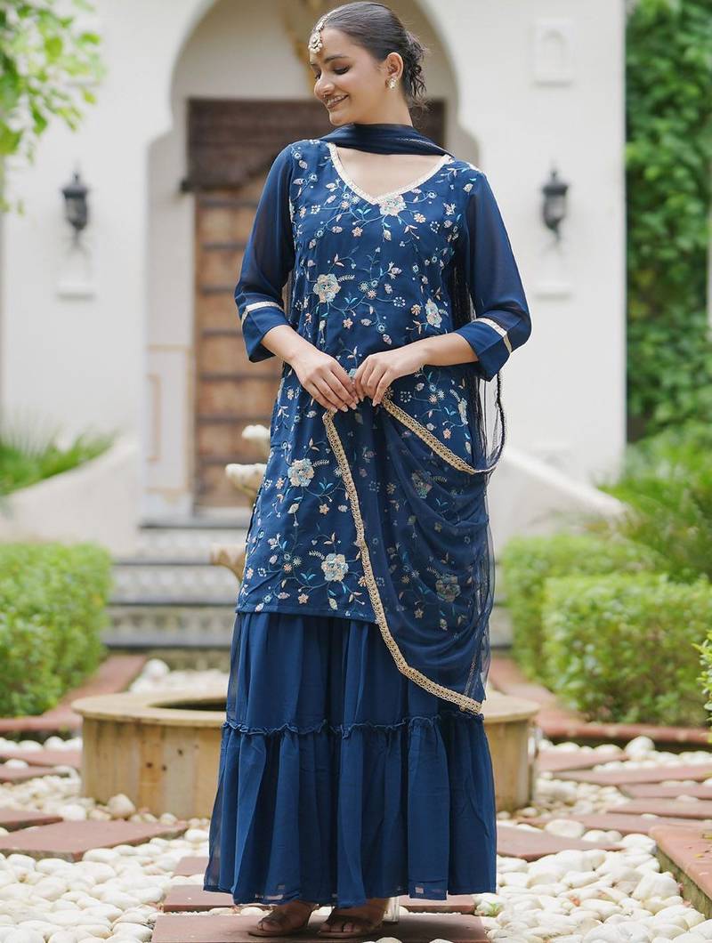 Women Floral Embroidered Regular Sequinned Kurta with Sharara With Dupatta