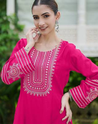 Women Ethnic Motifs Embroidered Regular Sequinned Kurta with Trousers 2