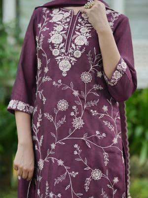 Women Floral Embroidered Regular Thread Work Kurta with Trousers With Dupatta 2