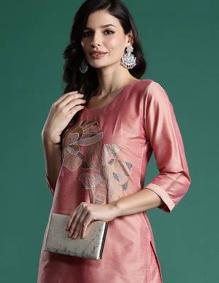 Floral Embroidered Thread Work Kurta with Trousers 2