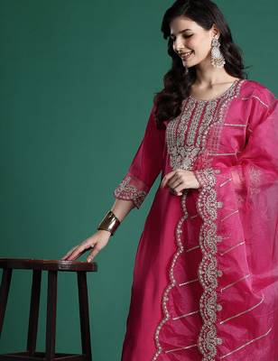 Women Ethnic Motifs Embroidered Zari Liva Kurta With Trousers & Dupatta 1