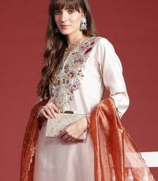 Ethnic Motifs Embroidered Thread Work Liva Kurta With Trousers & Dupatta