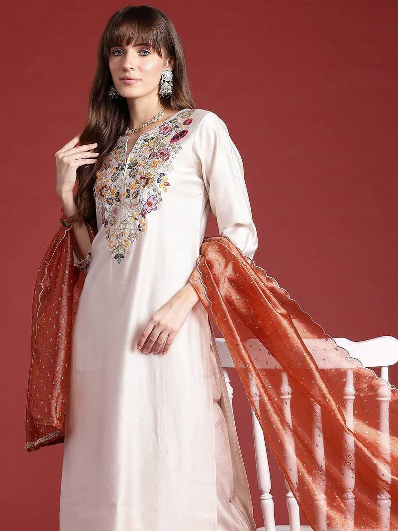 Ethnic Motifs Embroidered Thread Work Liva Kurta With Trousers & Dupatta