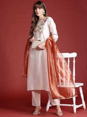 Ethnic Motifs Embroidered Thread Work Liva Kurta With Trousers & Dupatta 7