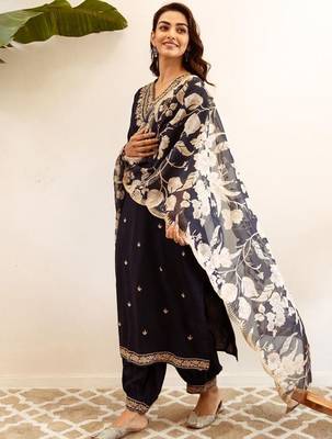 Women Ethnic Motifs Embroidered Regular Kurta with Salwar & With Dupatta 3