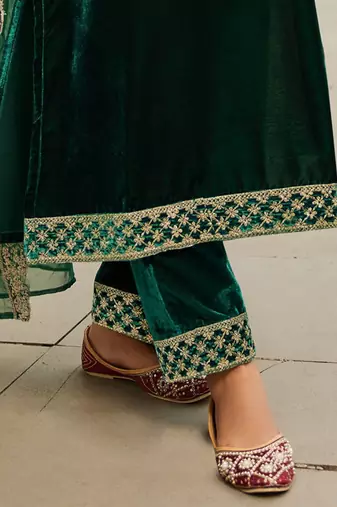 Women Ethnic Motifs Embroidered Regular Velvet Kurta with Trousers & With Dupatta